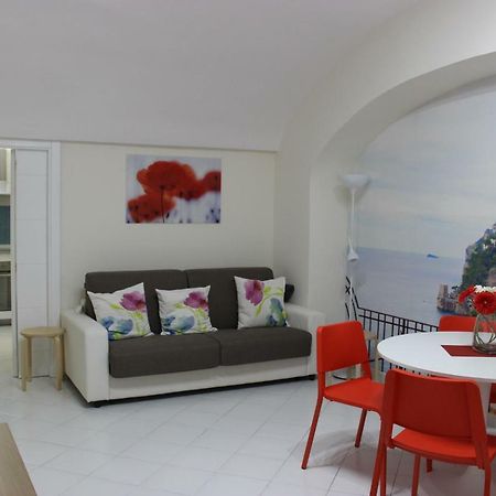 Napoli A Chiaia Apartment Екстериор снимка