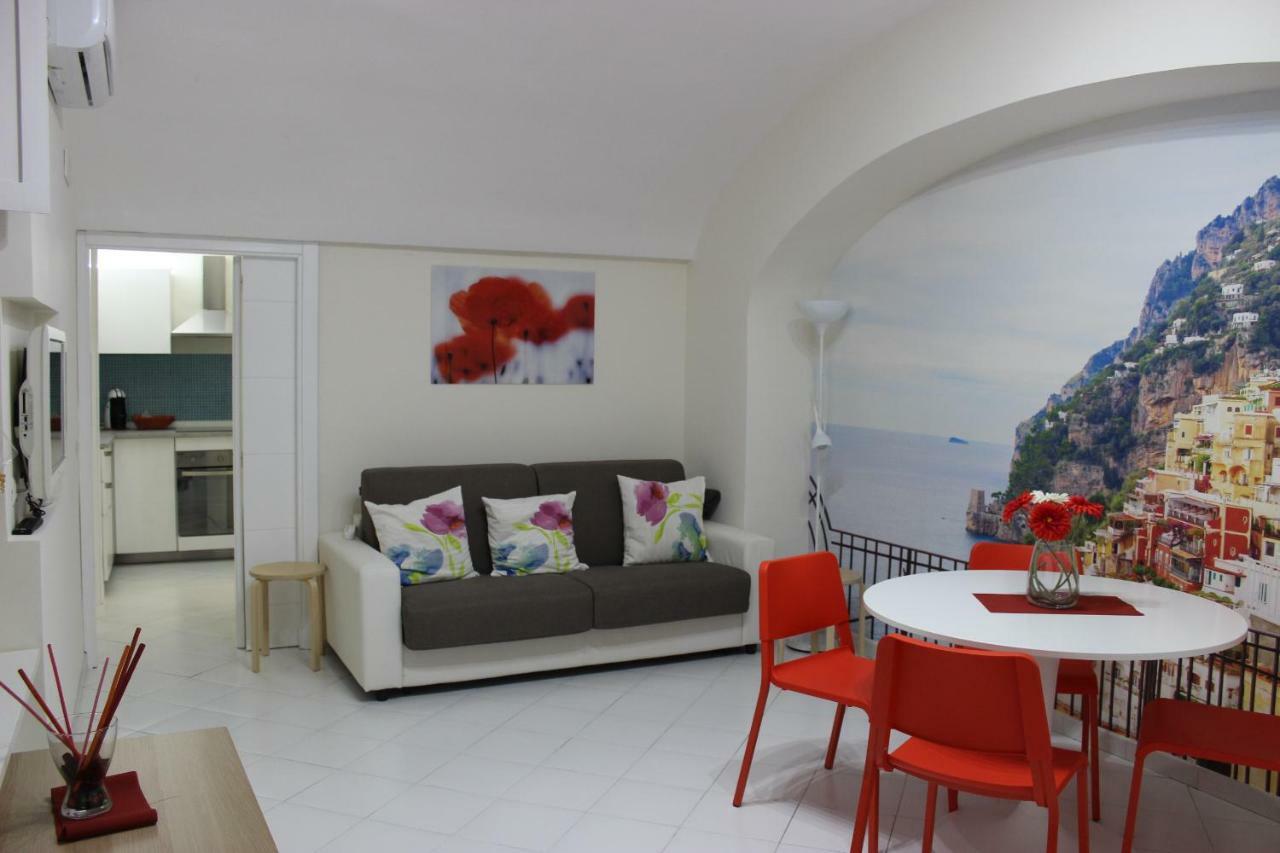 Napoli A Chiaia Apartment Екстериор снимка